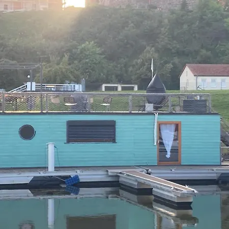 Hausboot Apartament *